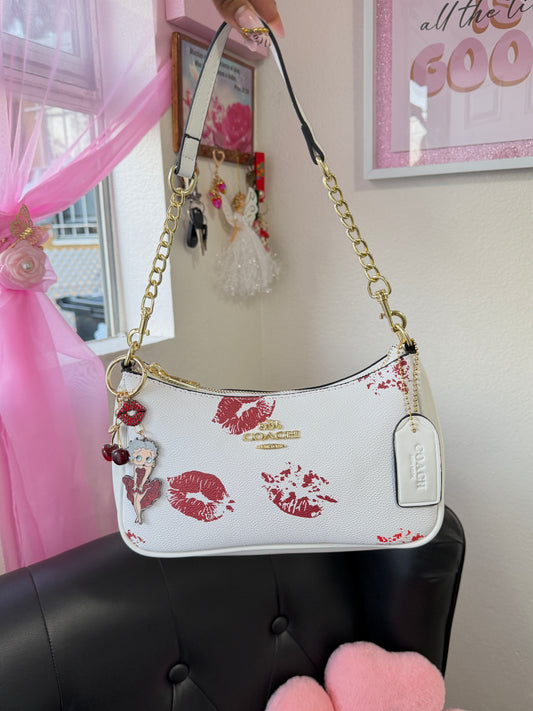 White kiss purse